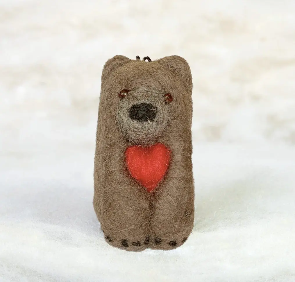grizzly bear with heart