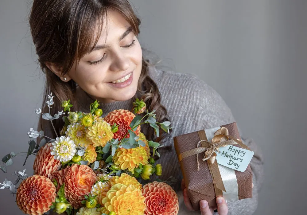 What are the best flowers to give for Christmas