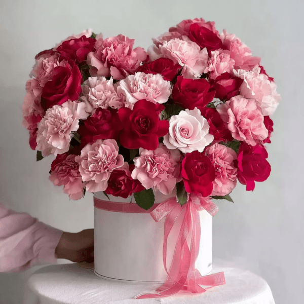 merrylen httpss.mj .runI4WHqEFspF4 flower arrangement of red and 43a24b40 fa68 4e31 9f22 7cb5d9fd7bc7 1