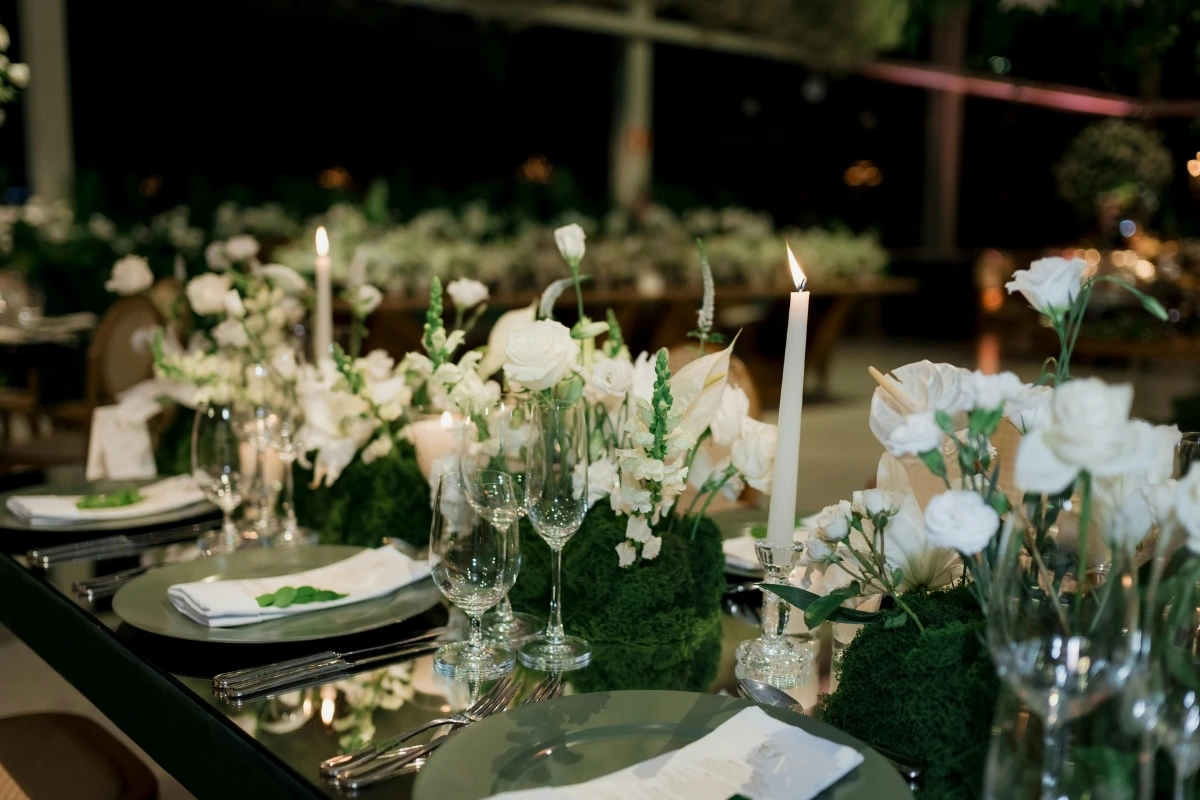 Bud Vases vs Full Wedding Centrepieces