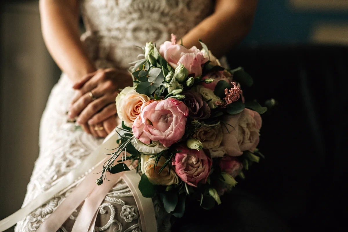 How to Choose the Right Bridal Bouquet Style